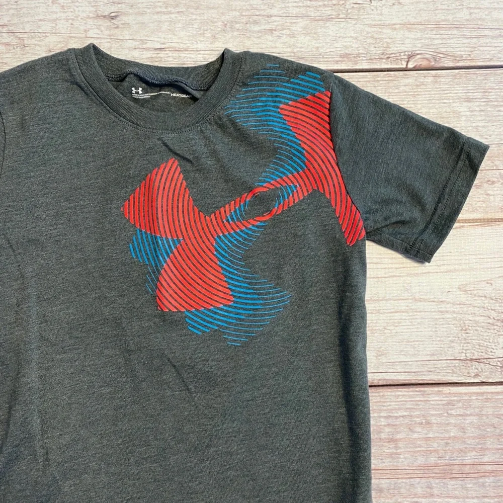 📌Under Armour • T-shirt